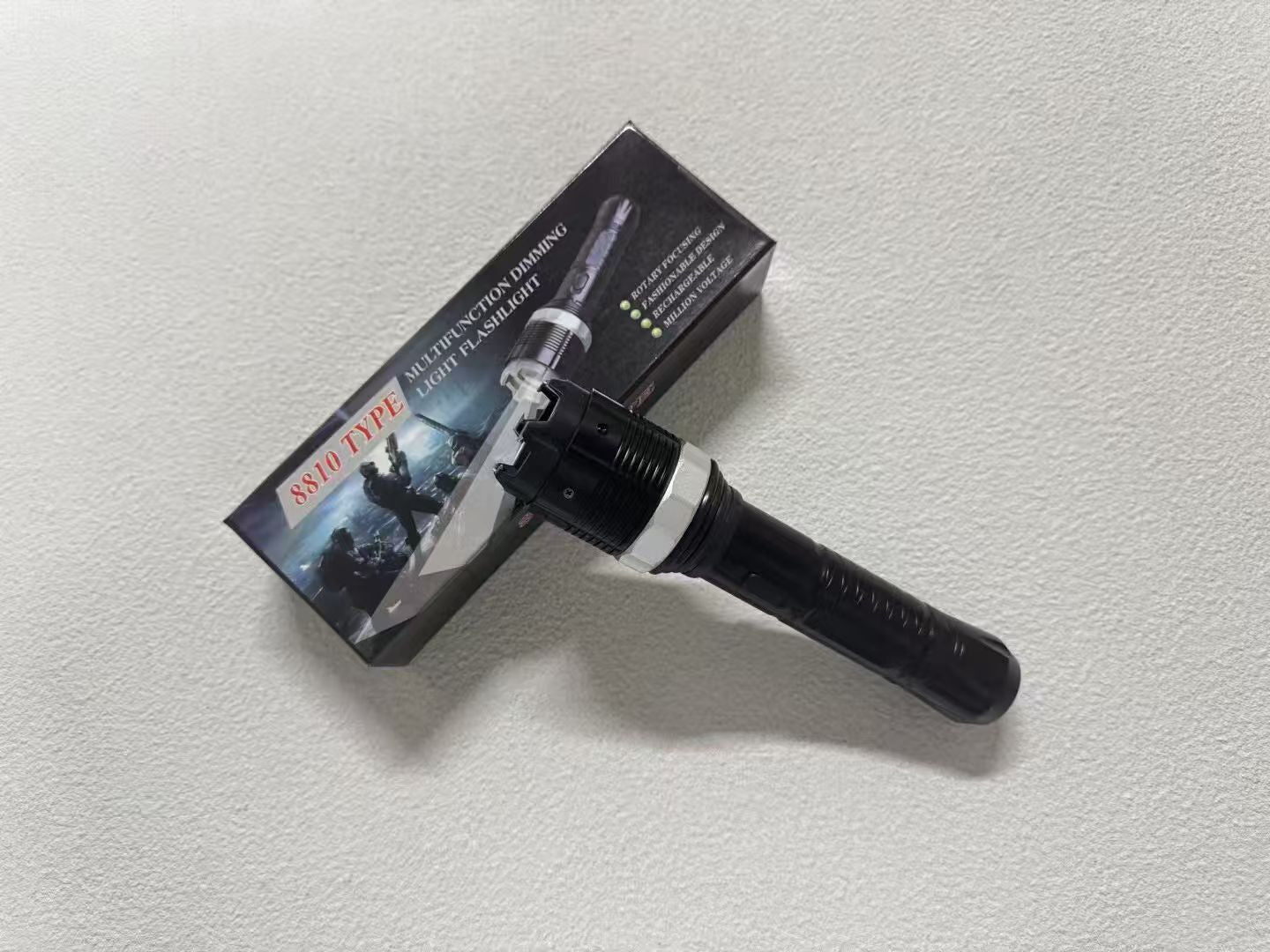 🔥8810 High-Power Flashlight High-powered strobe light