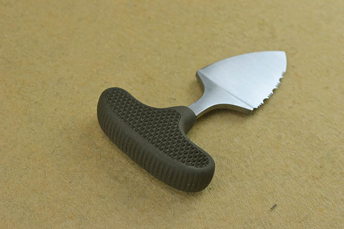Rubber handle 440 sanding surface outdoor EDC tool