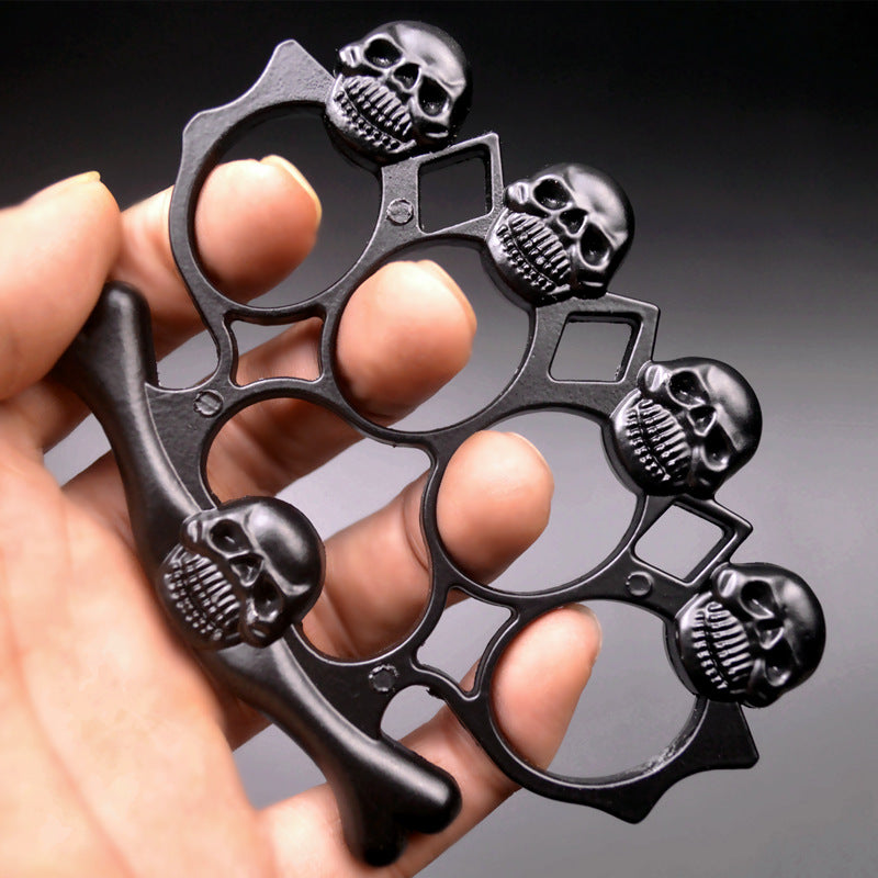 Five Skulls Shape Style Outdoor Pocket  EDC Tool