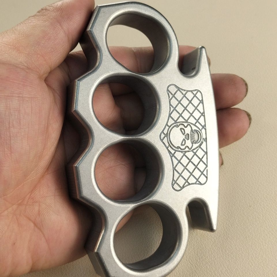 Precision Stainless Steel Large Hole Wave Small Skull Shape EDC Tool