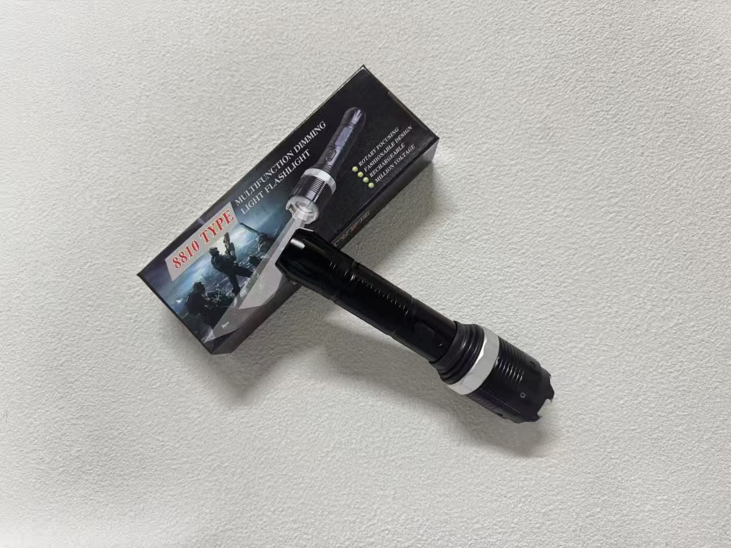 🔥8810 High-Power Flashlight High-powered strobe light