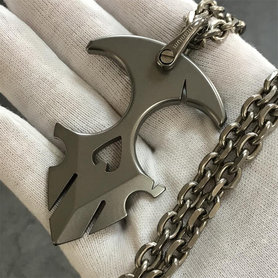 TC21 Titanium Knuckle Duster Broken Window Decoration