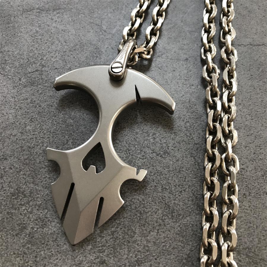 TC21 Titanium Knuckle Duster Broken Window Decoration